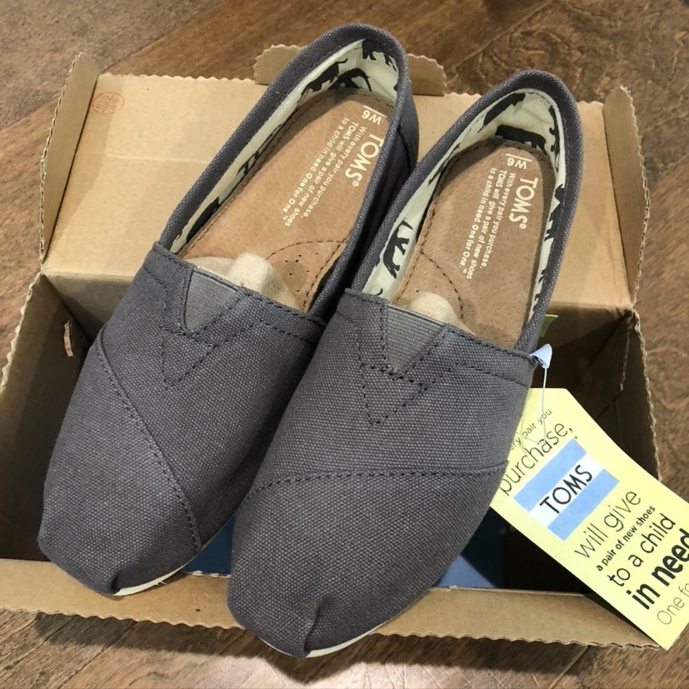 Toms Woman's Classic Ash Gray Canvas Shoe